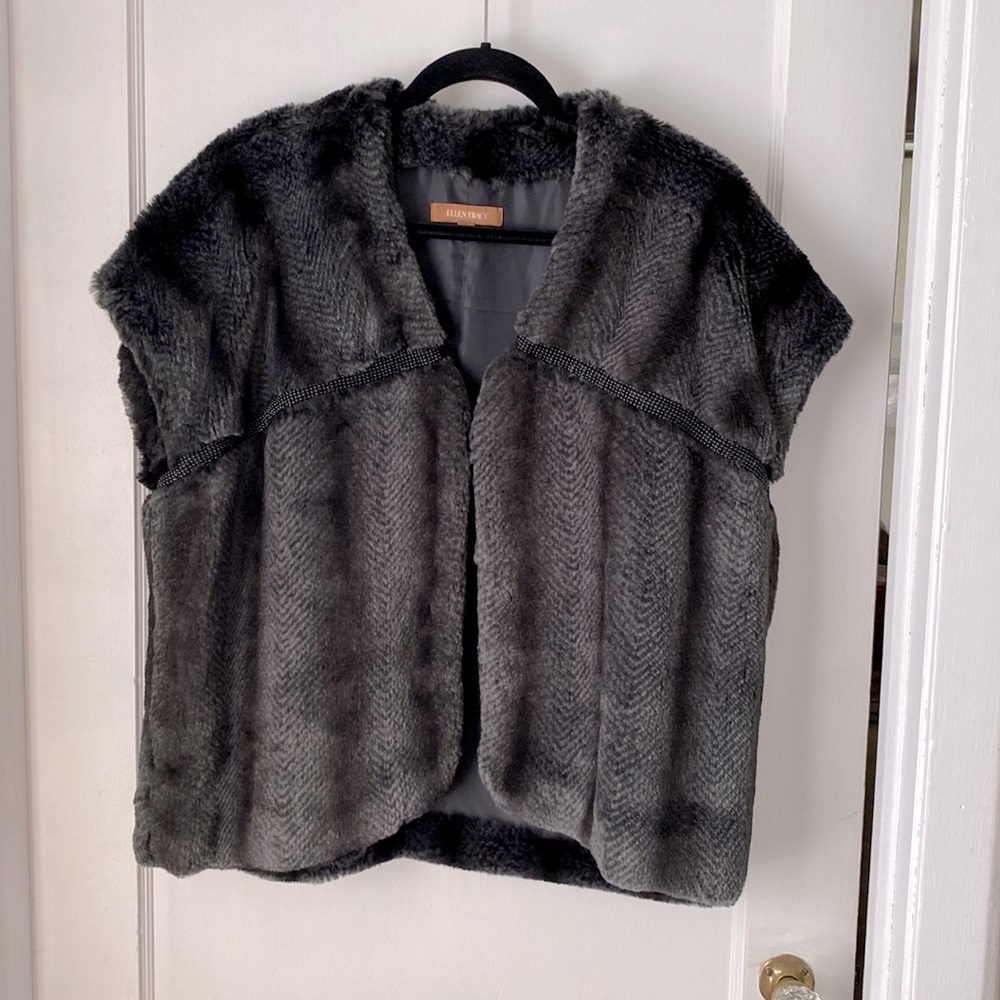 ELLEN TRACY faux fur shrug